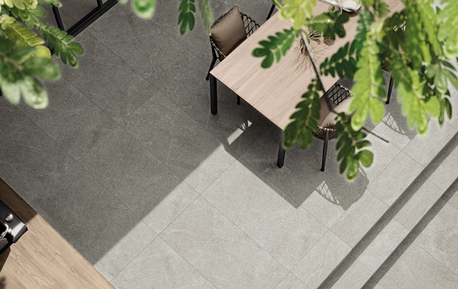 Azulejo efeito de pedra arenito para pátio - Alliance Grey da Recer