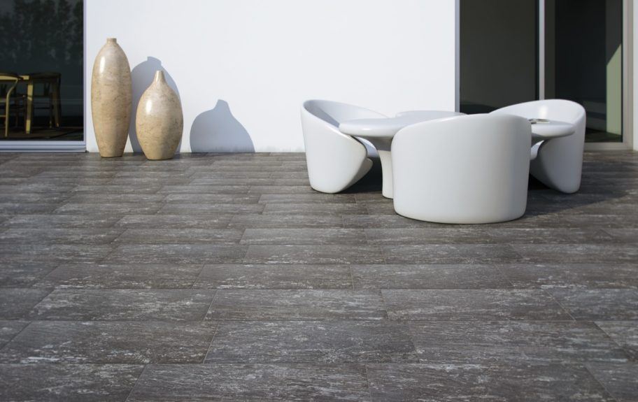 Cerâmica que imita pedra para pátio moderno - Wild Rock da Recer