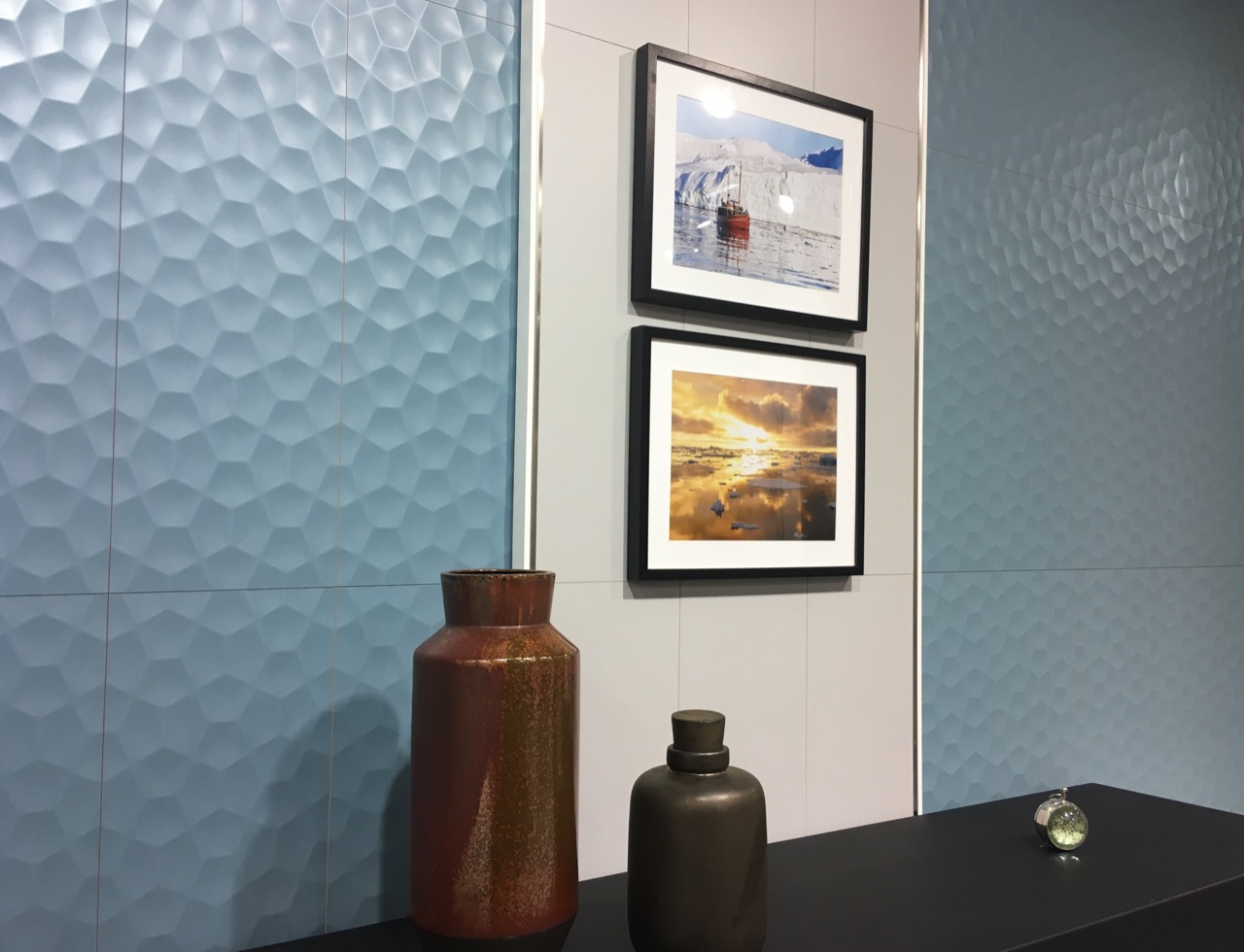 Ice 3D Blue 30x90R, Ice White 30x90R