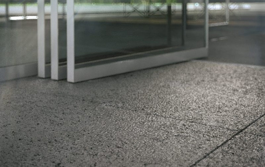 Cerâmica a imitar pedra para pavimento - Lava 60x60R da Recer