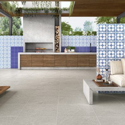 Azulejos mediterrânicos pátio moderno - Sentir Projetos da Recer