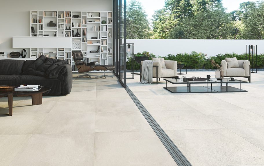 Cerâmica com efeito de cimento Grand Stone Sand da Recer - Pavimento antiderrapante