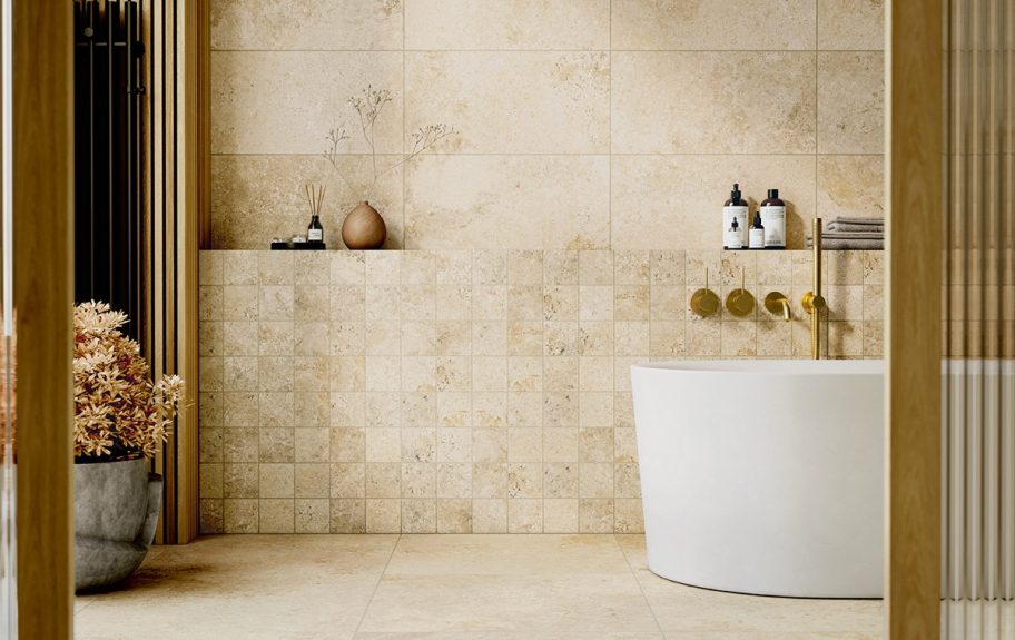 Cerâmica com efeito de pedra natural Rapolano da Recer, para casas de banho sofisticadas.