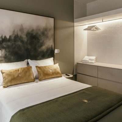 azulejo-triplex-quarto-hotel-royal-collection-guarda-roupa-recer