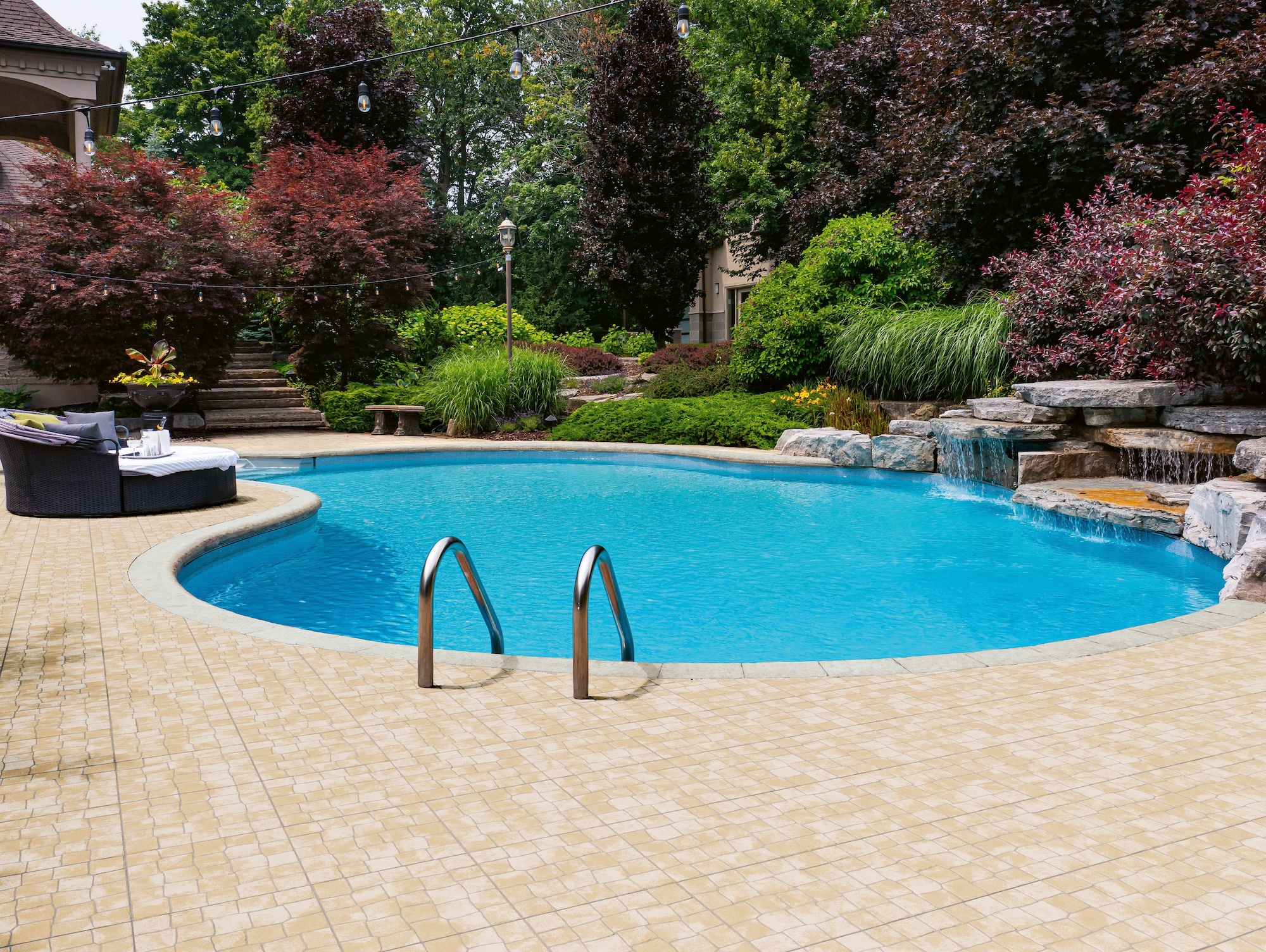 Dive,Into,Luxury,With,This,Stunning,Photo,Featuring,A,Lavish